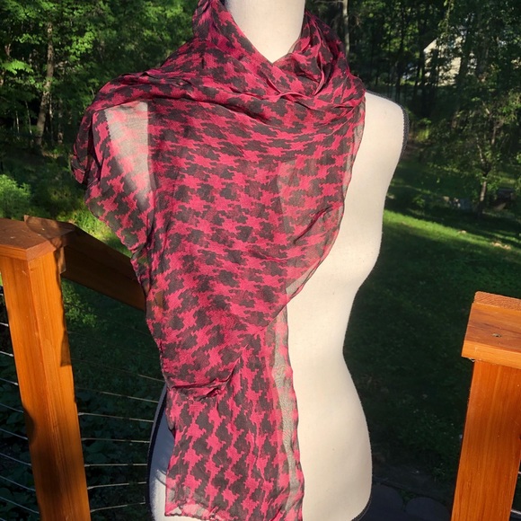 Pink Houndstooth Scarf | All That Glitters - Picture 3 of 7